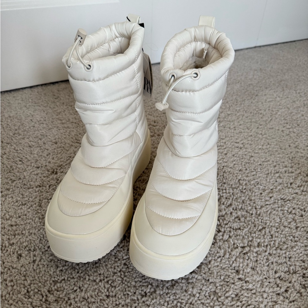 Zara White Platform Snow Boot - brand new! size 8